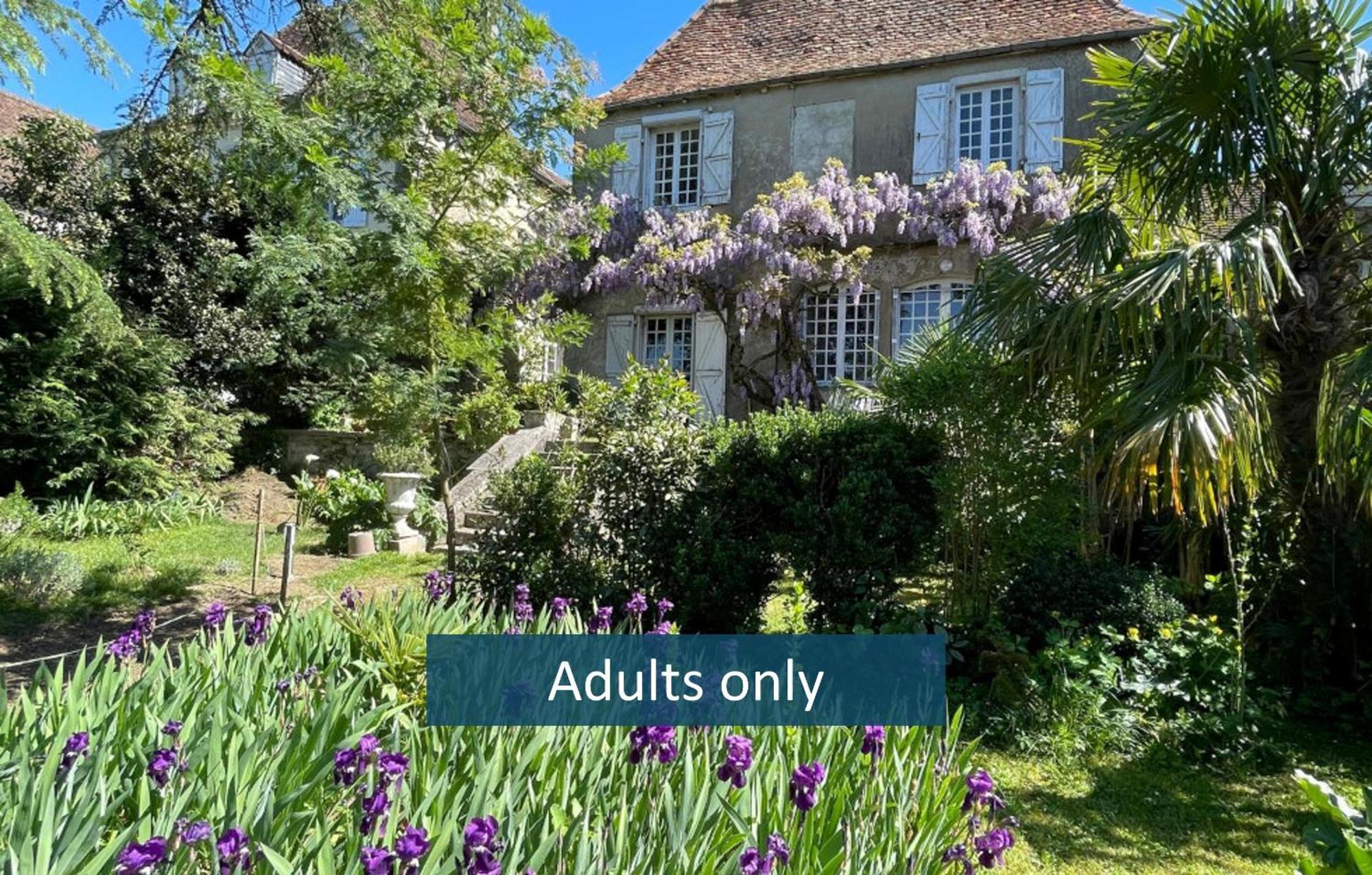 Jardin Des Remparts Bed & Breakfast Orthez Exterior photo